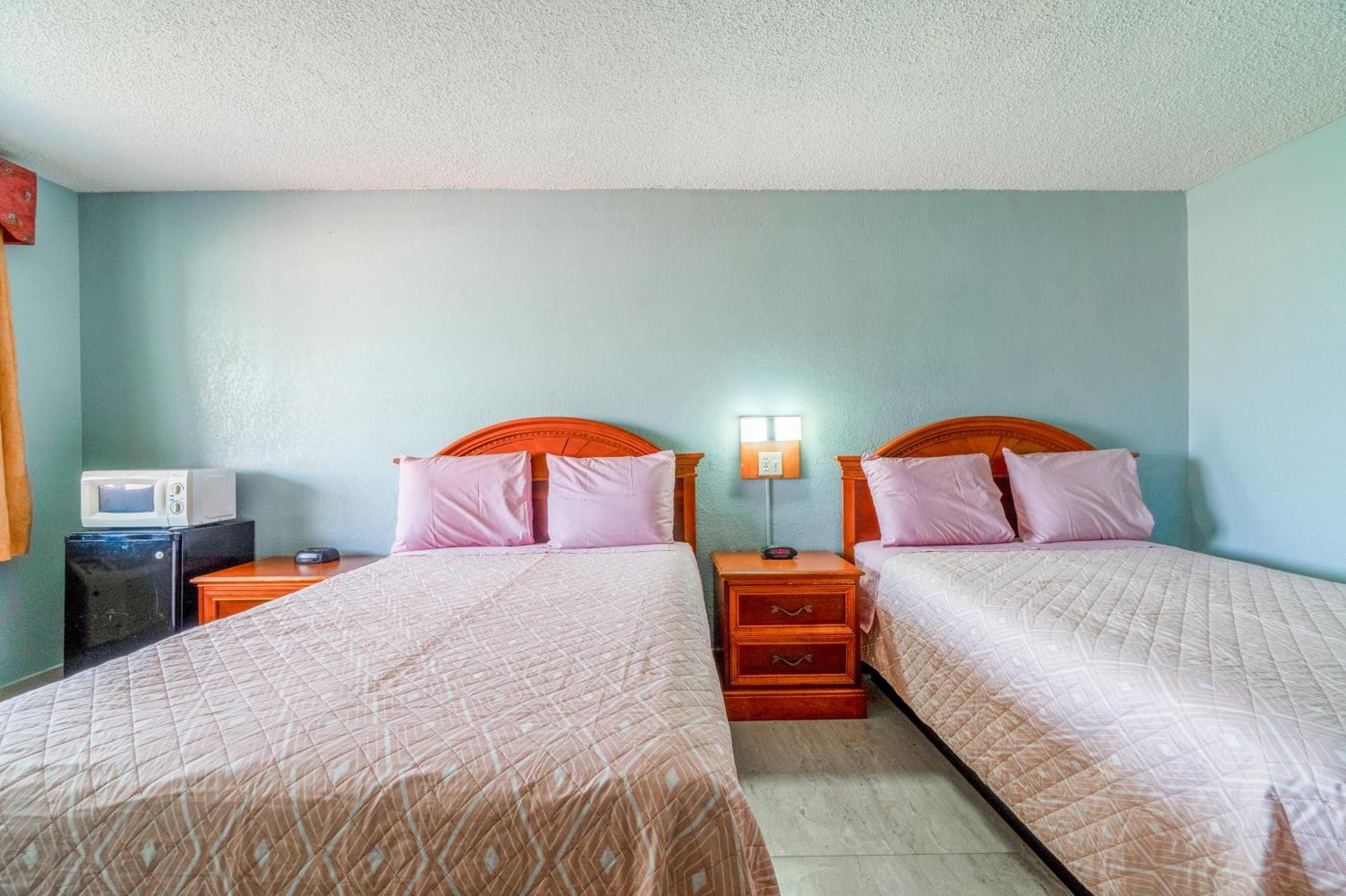 Lone Star Inn & Suites By Oyo Harlingen Tx Екстериор снимка