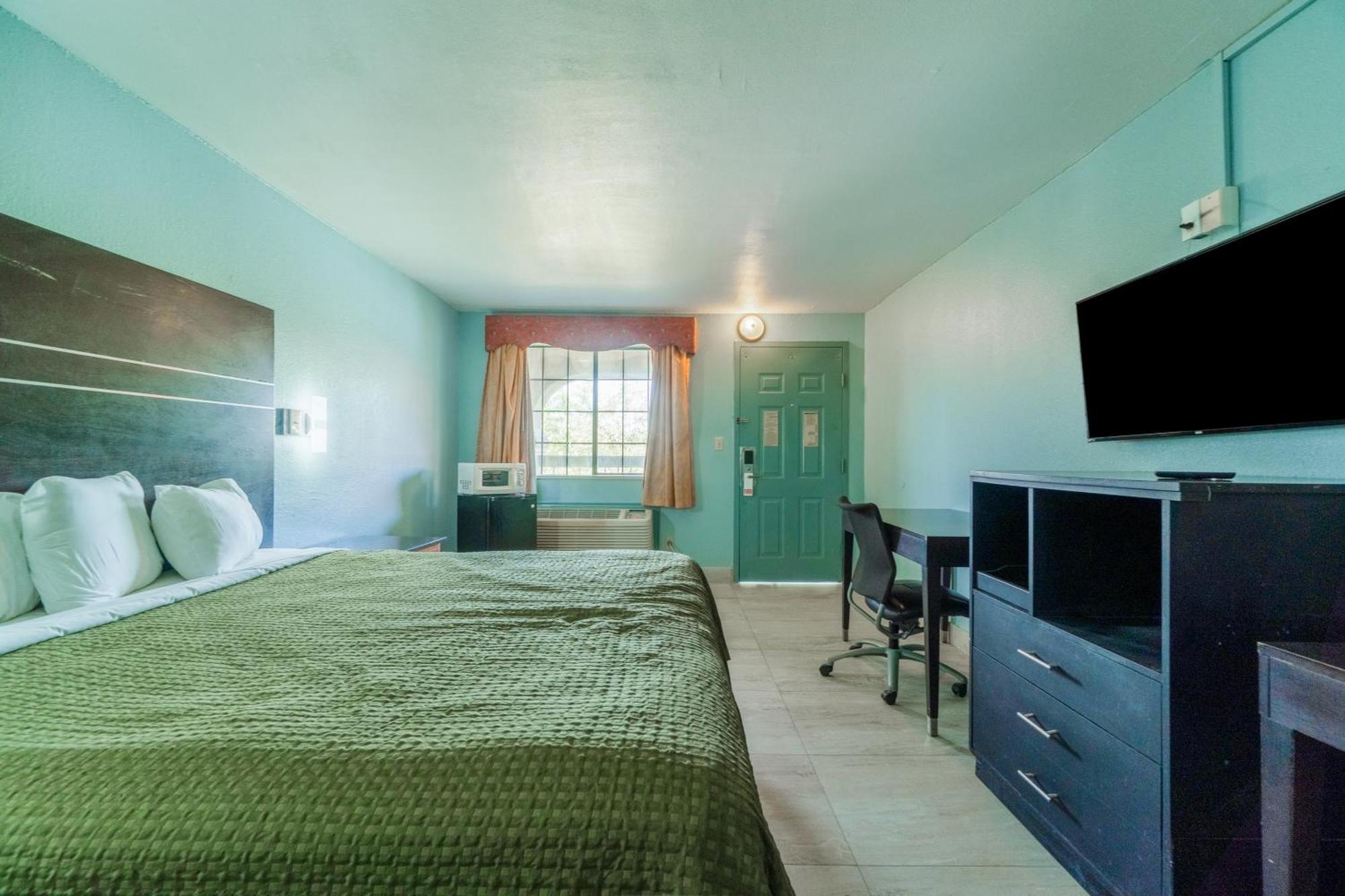 Lone Star Inn & Suites By Oyo Harlingen Tx Екстериор снимка