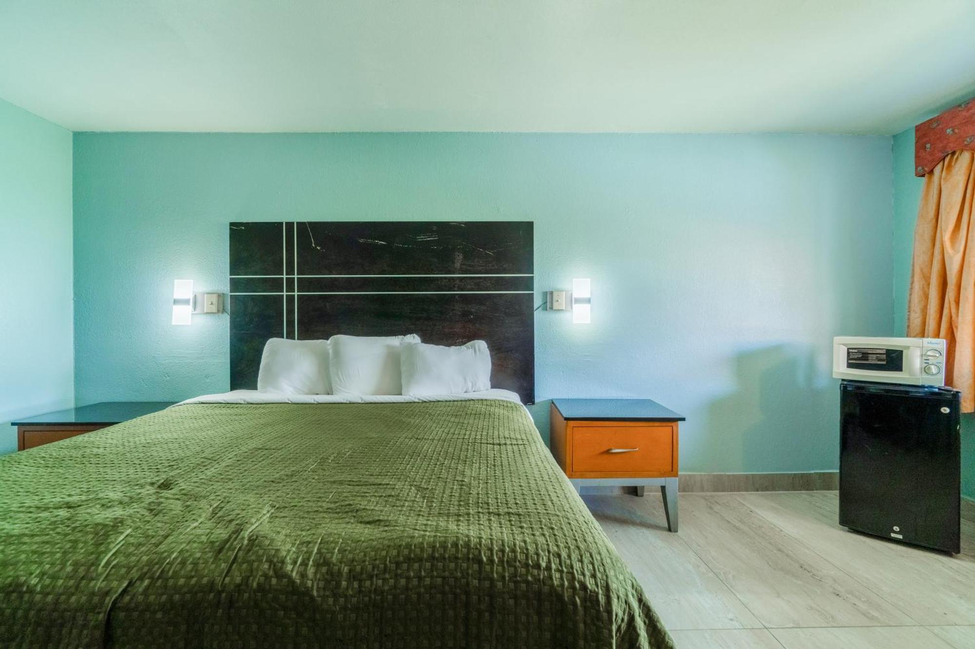 Lone Star Inn & Suites By Oyo Harlingen Tx Екстериор снимка