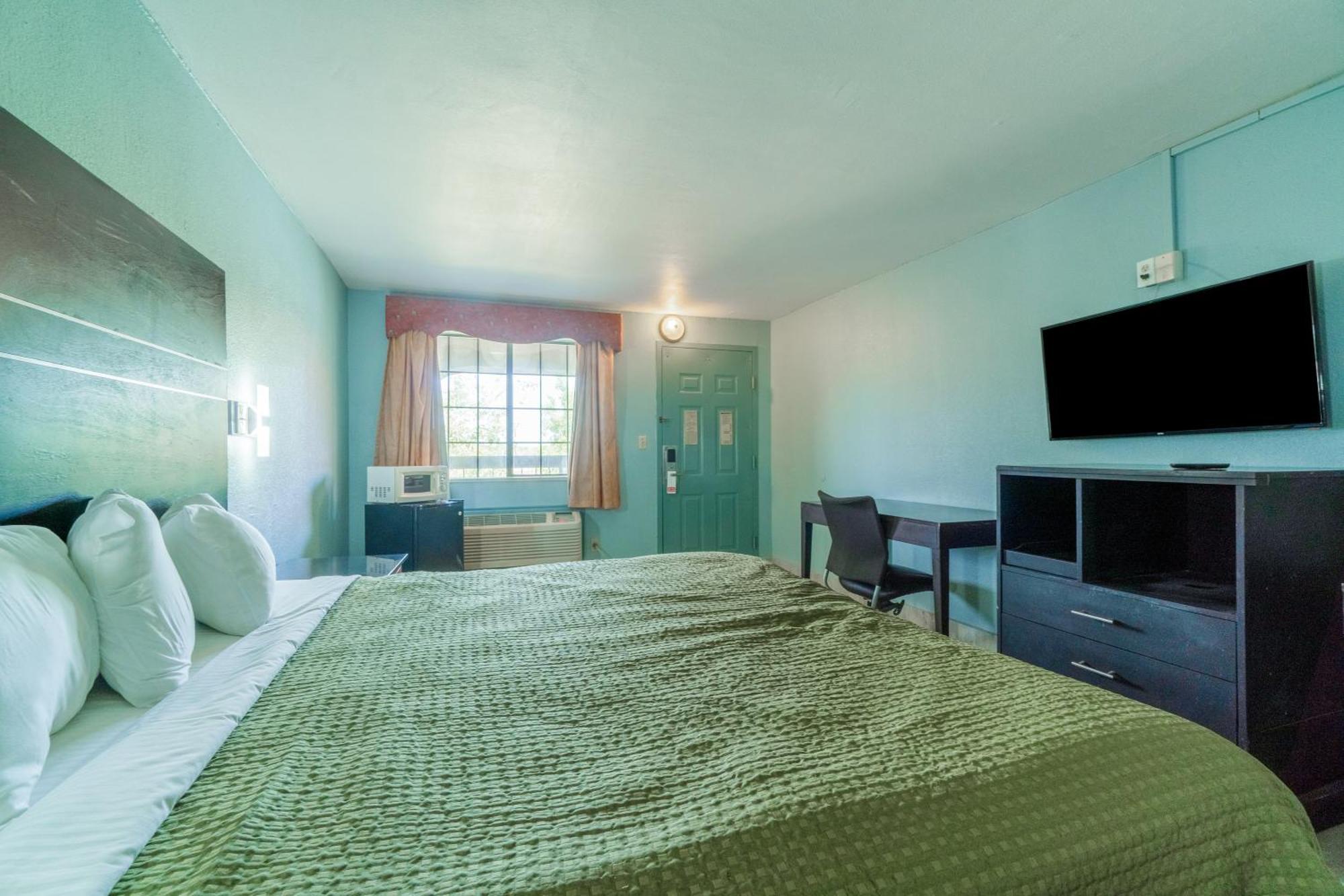 Lone Star Inn & Suites By Oyo Harlingen Tx Екстериор снимка