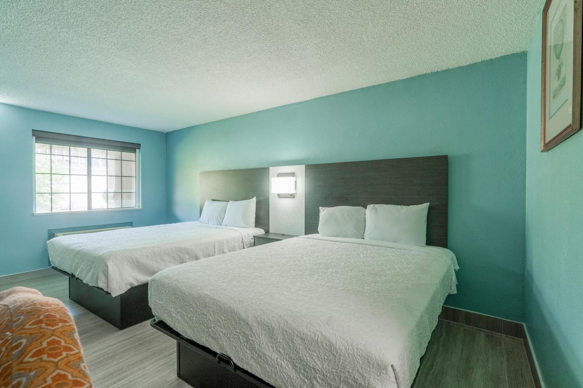 Lone Star Inn & Suites By Oyo Harlingen Tx Екстериор снимка