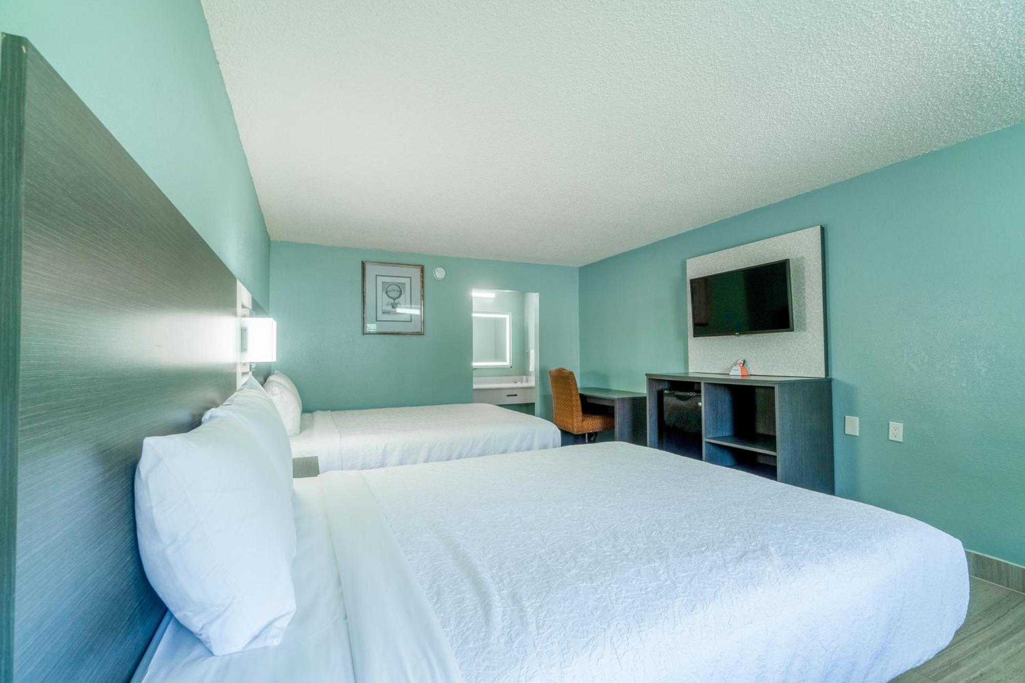 Lone Star Inn & Suites By Oyo Harlingen Tx Екстериор снимка