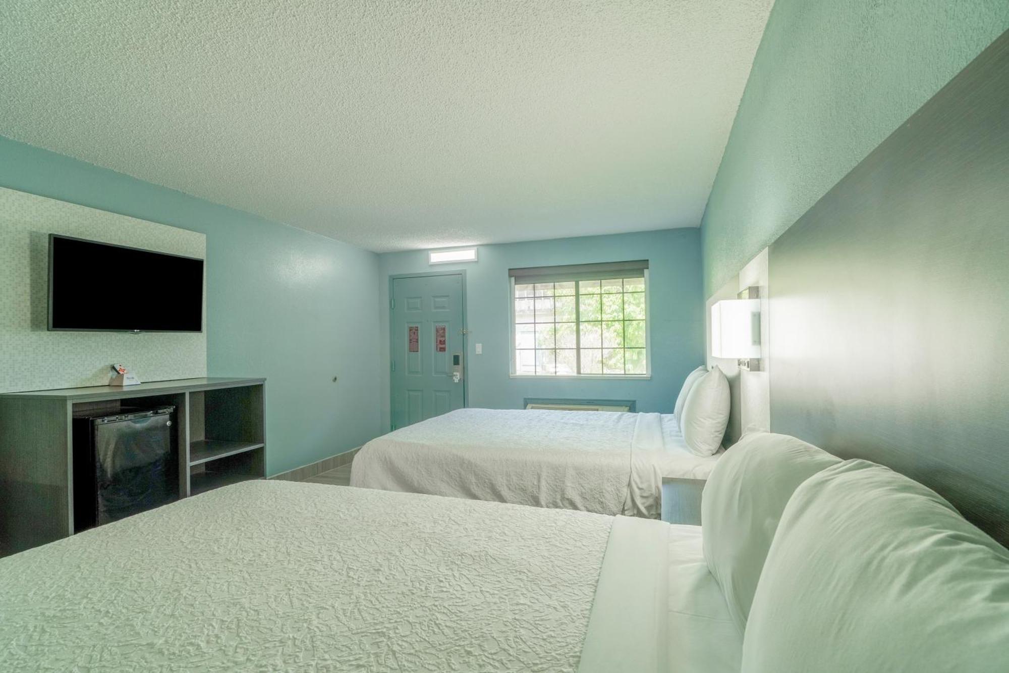 Lone Star Inn & Suites By Oyo Harlingen Tx Екстериор снимка
