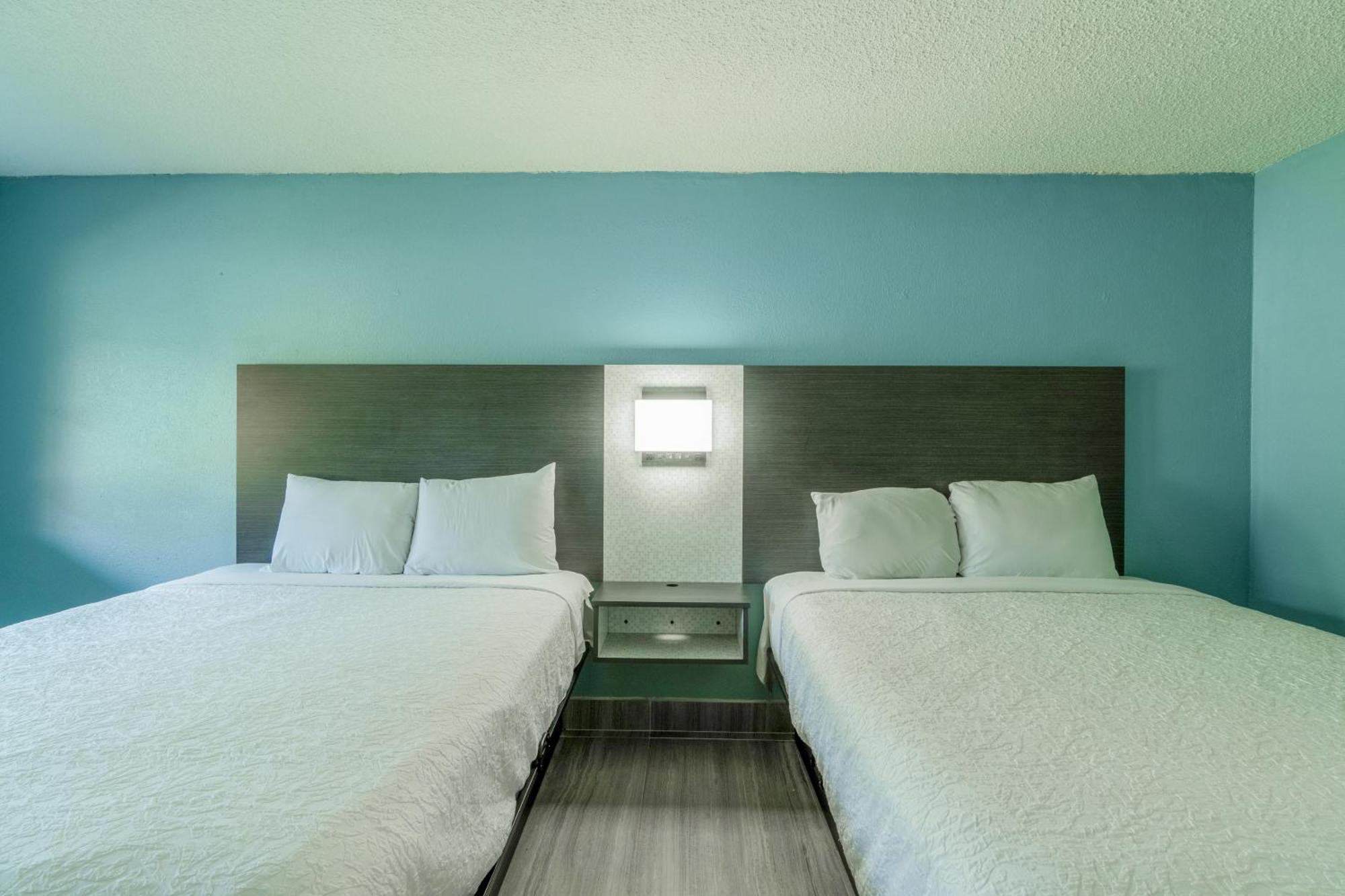 Lone Star Inn & Suites By Oyo Harlingen Tx Екстериор снимка