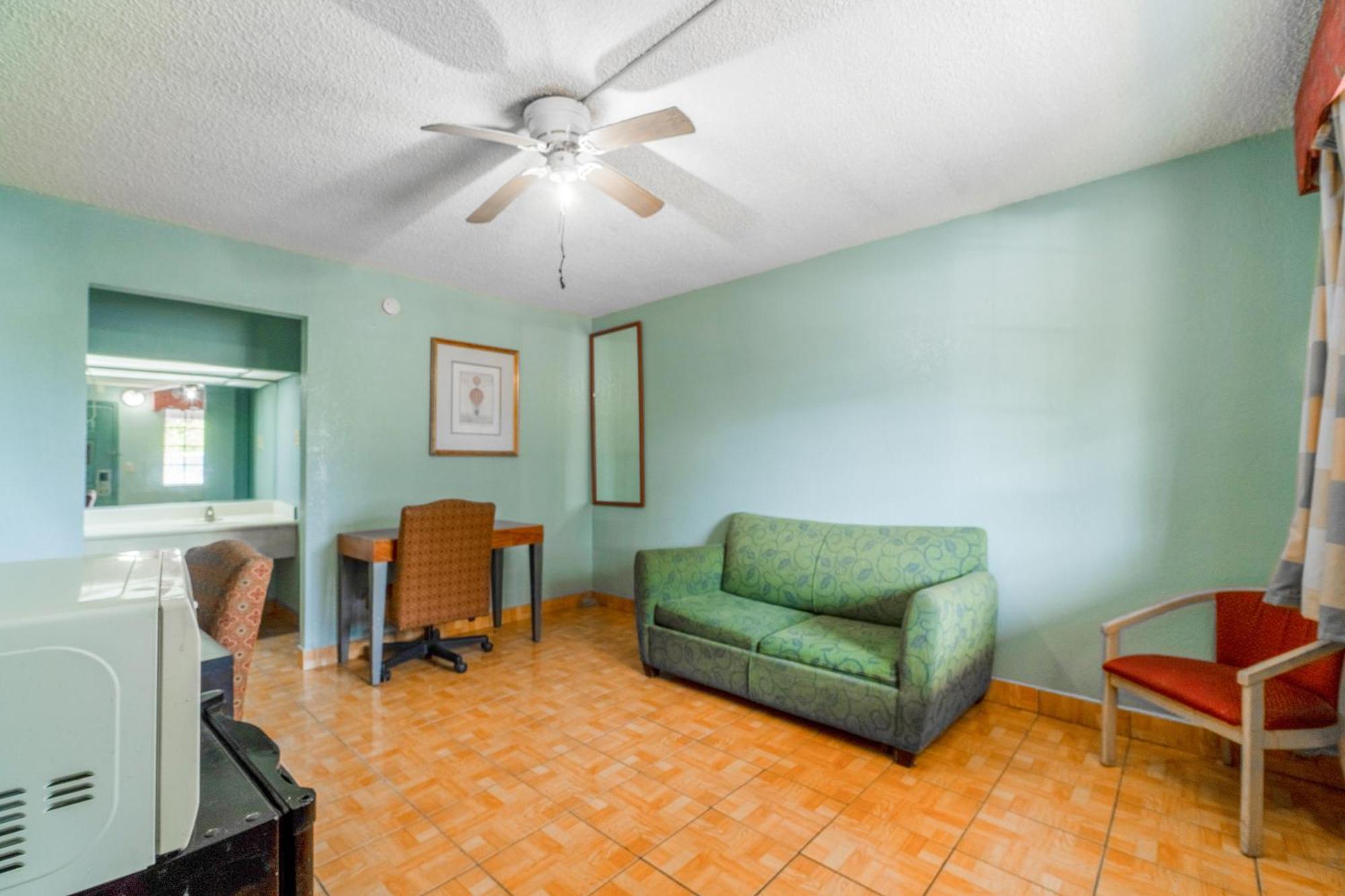 Lone Star Inn & Suites By Oyo Harlingen Tx Екстериор снимка