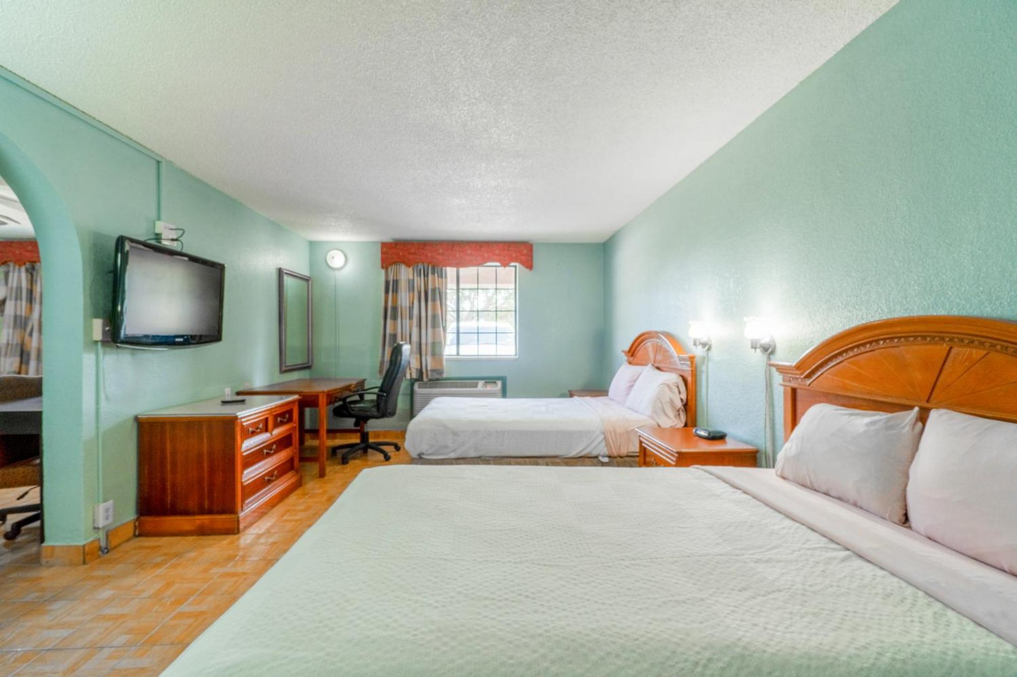 Lone Star Inn & Suites By Oyo Harlingen Tx Екстериор снимка