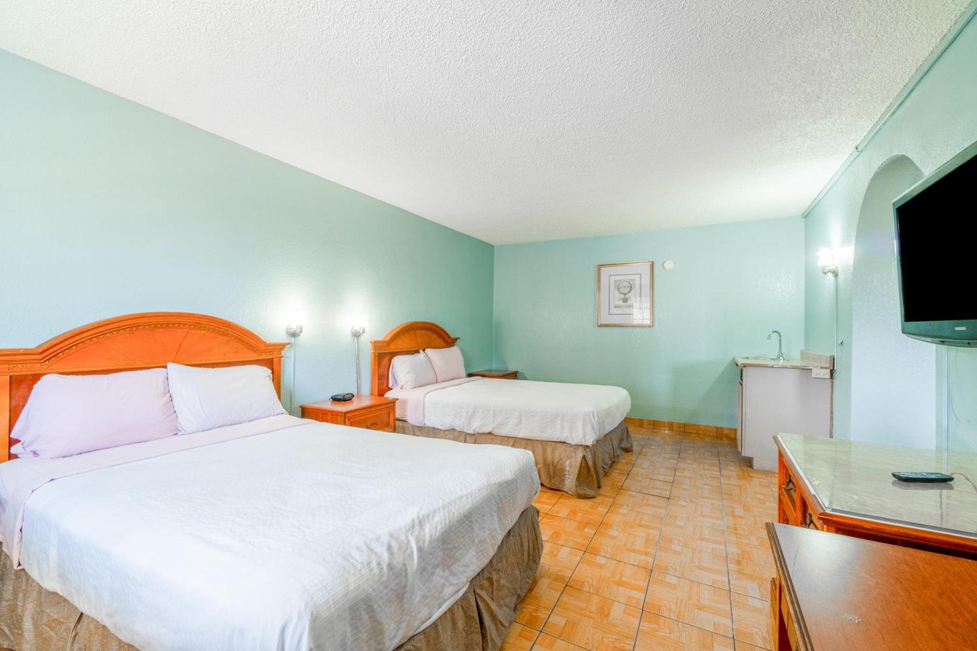 Lone Star Inn & Suites By Oyo Harlingen Tx Екстериор снимка
