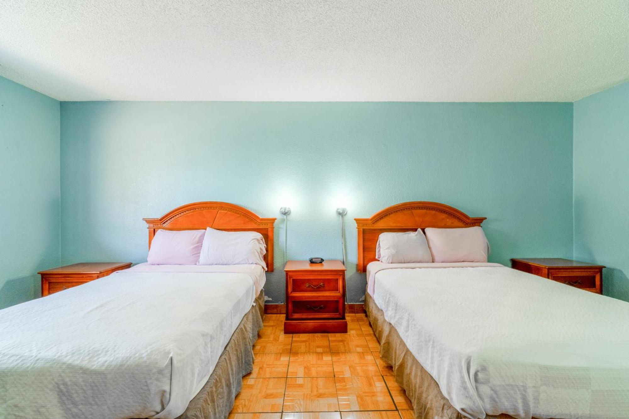 Lone Star Inn & Suites By Oyo Harlingen Tx Екстериор снимка