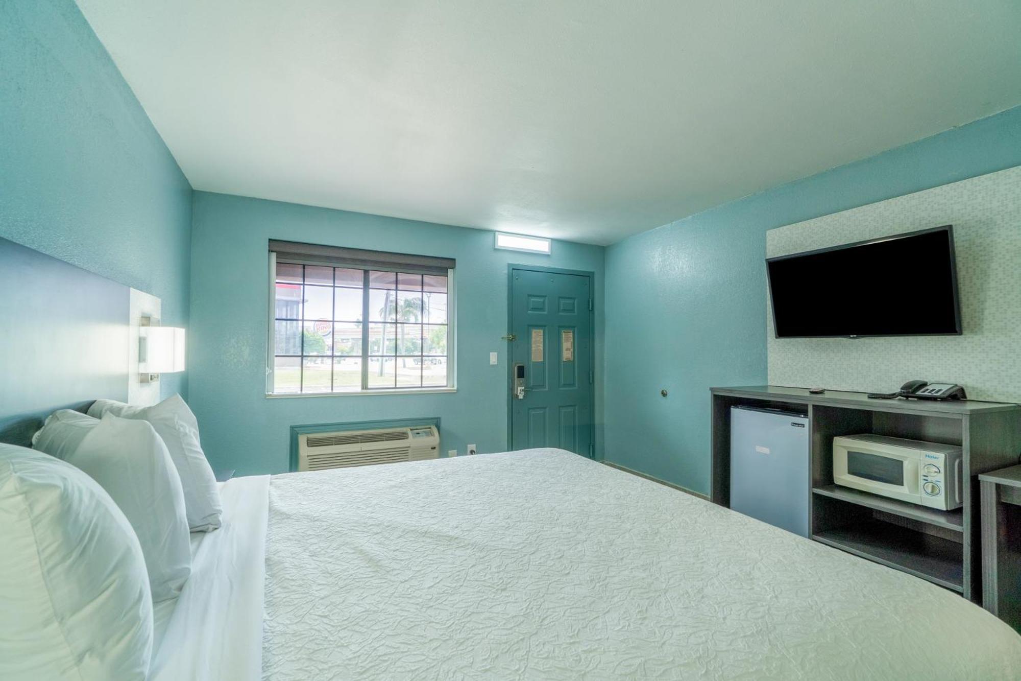 Lone Star Inn & Suites By Oyo Harlingen Tx Екстериор снимка