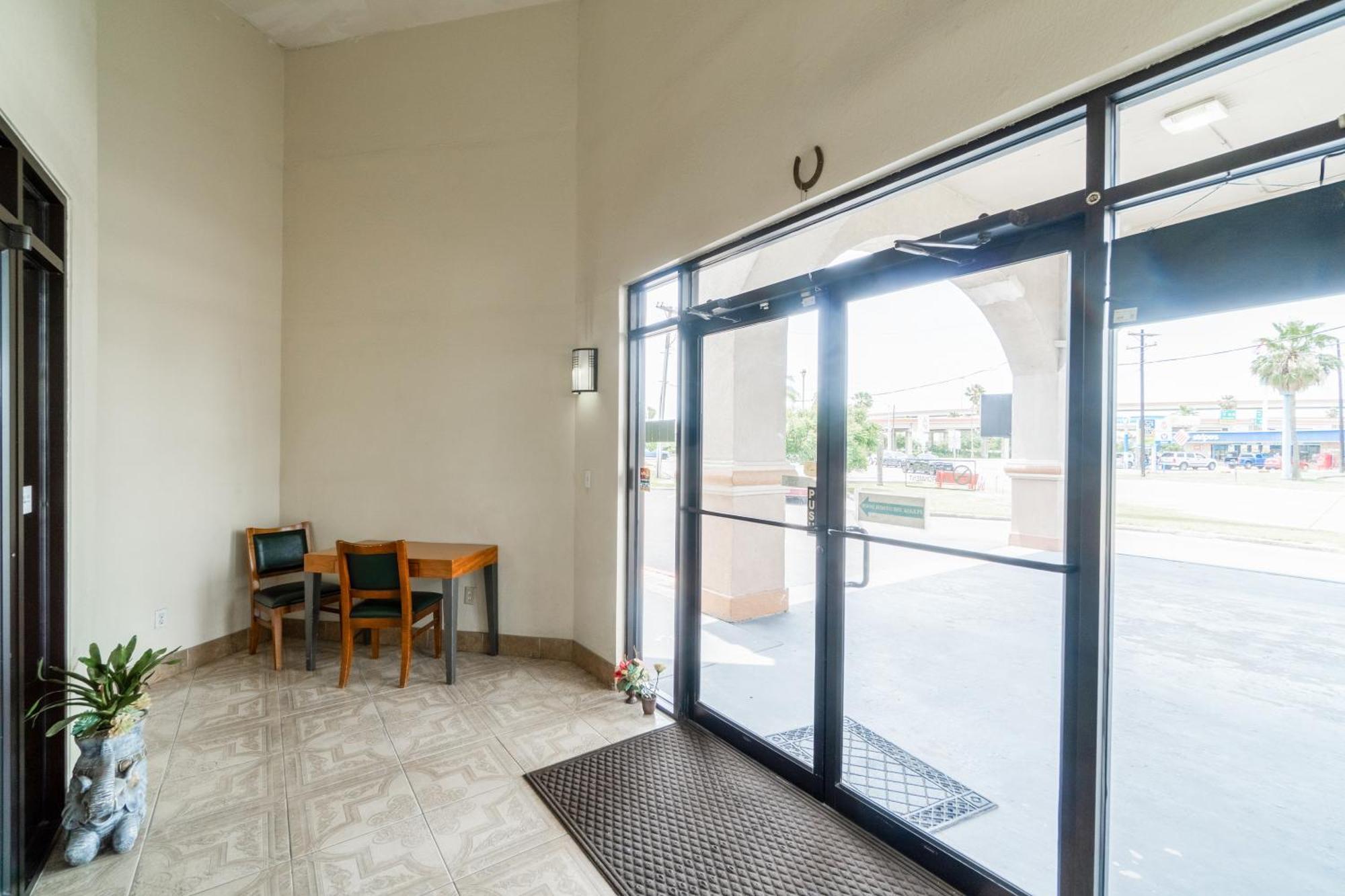 Lone Star Inn & Suites By Oyo Harlingen Tx Екстериор снимка