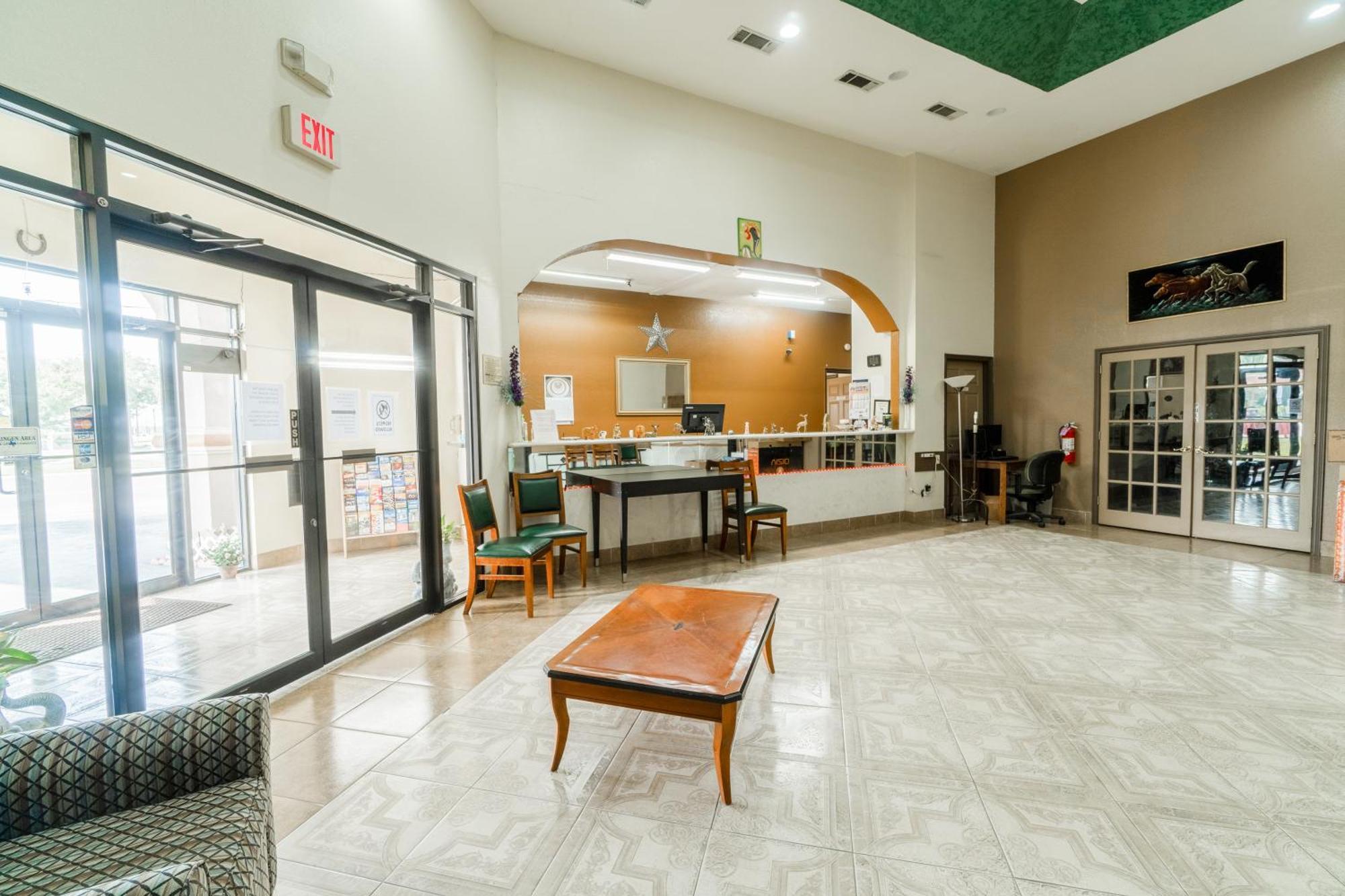Lone Star Inn & Suites By Oyo Harlingen Tx Екстериор снимка
