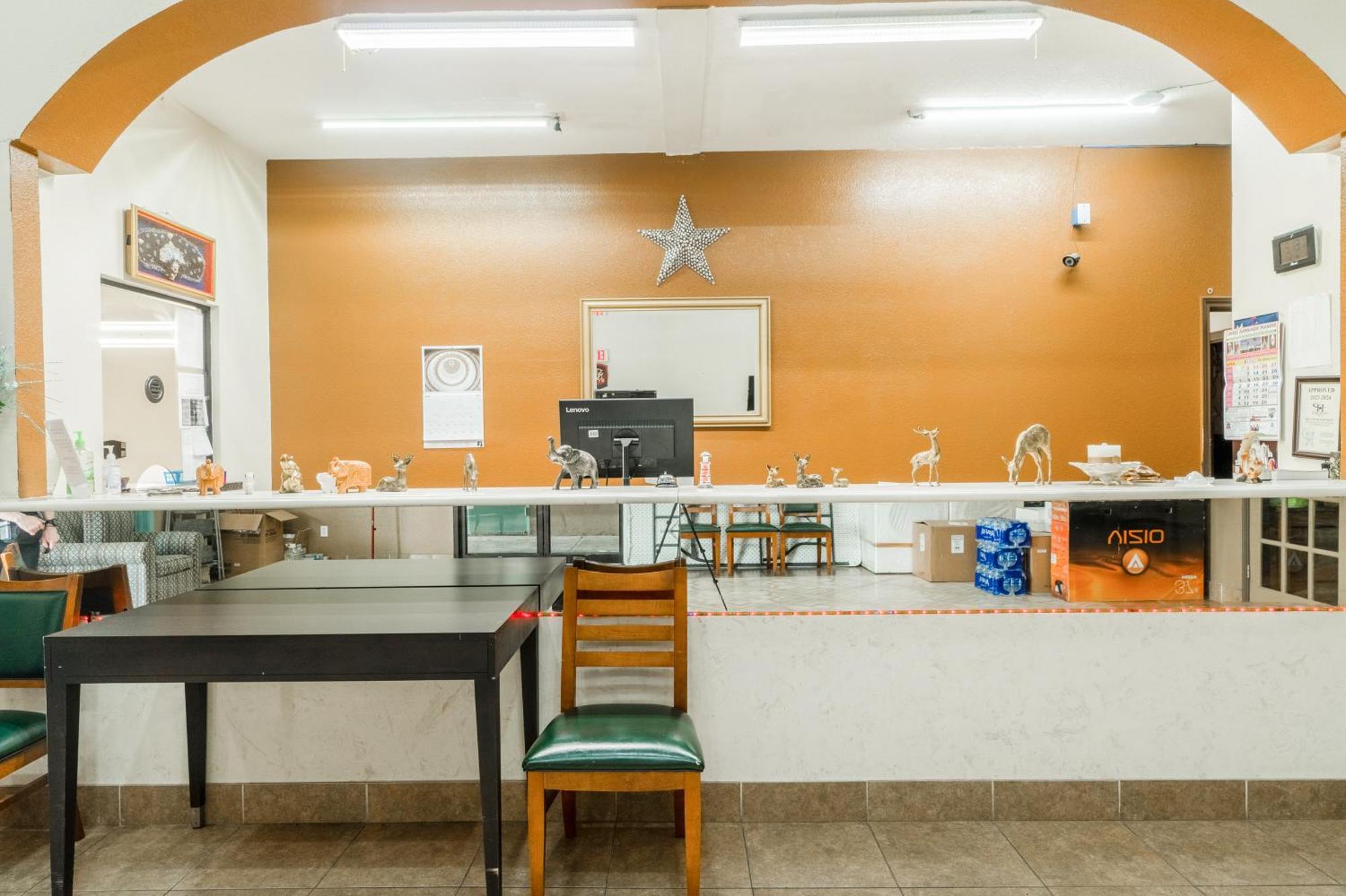 Lone Star Inn & Suites By Oyo Harlingen Tx Екстериор снимка