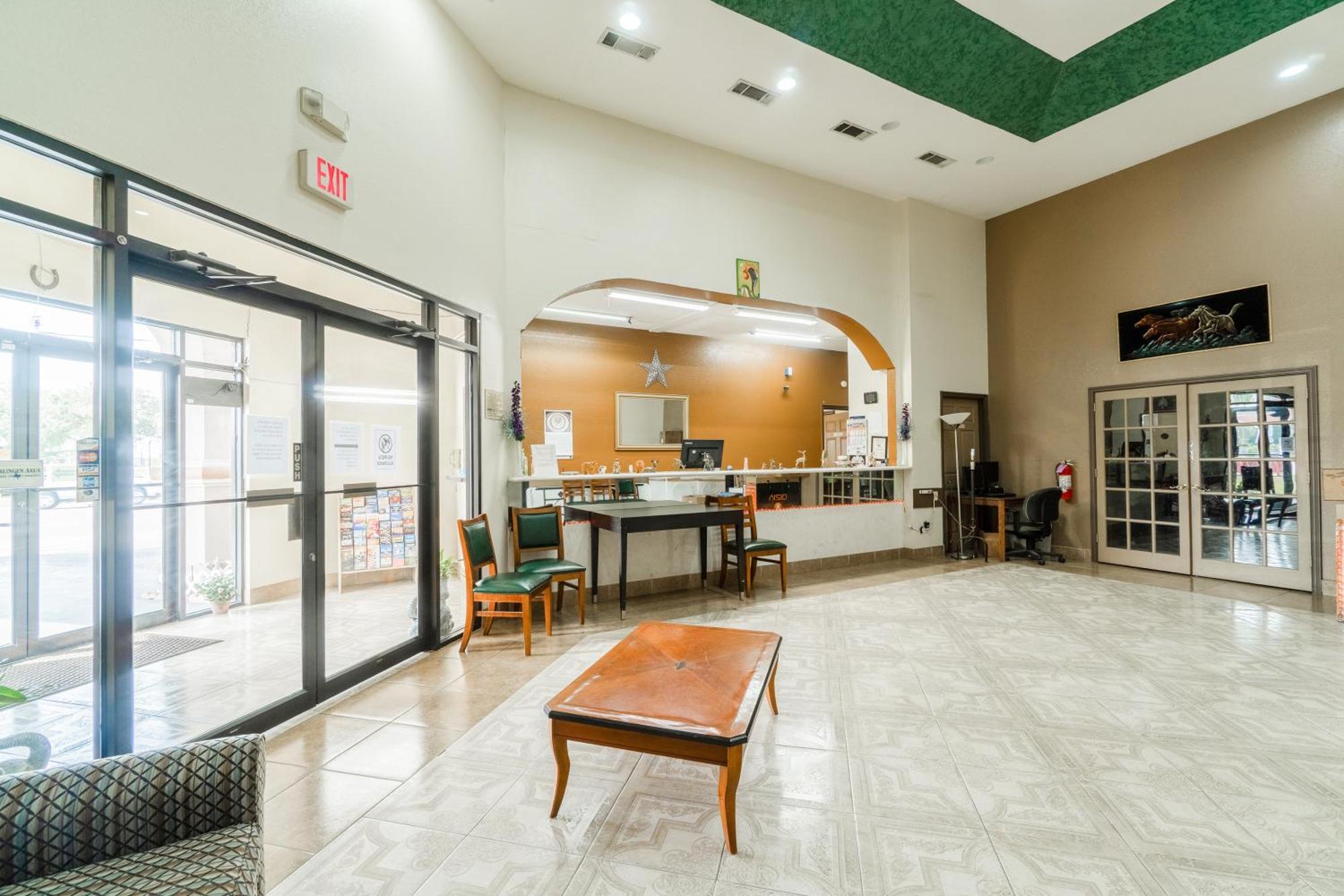 Lone Star Inn & Suites By Oyo Harlingen Tx Екстериор снимка