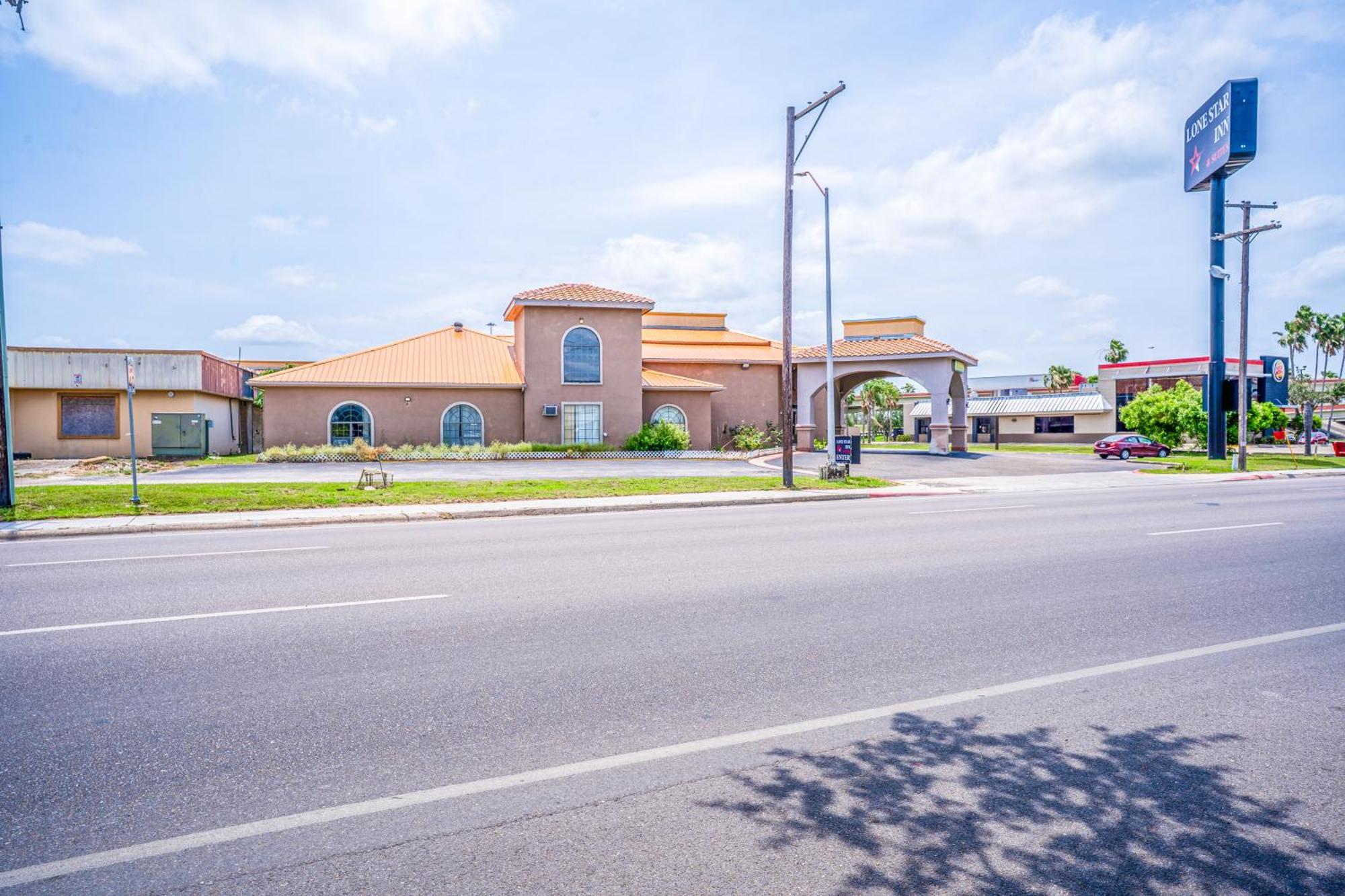 Lone Star Inn & Suites By Oyo Harlingen Tx Екстериор снимка