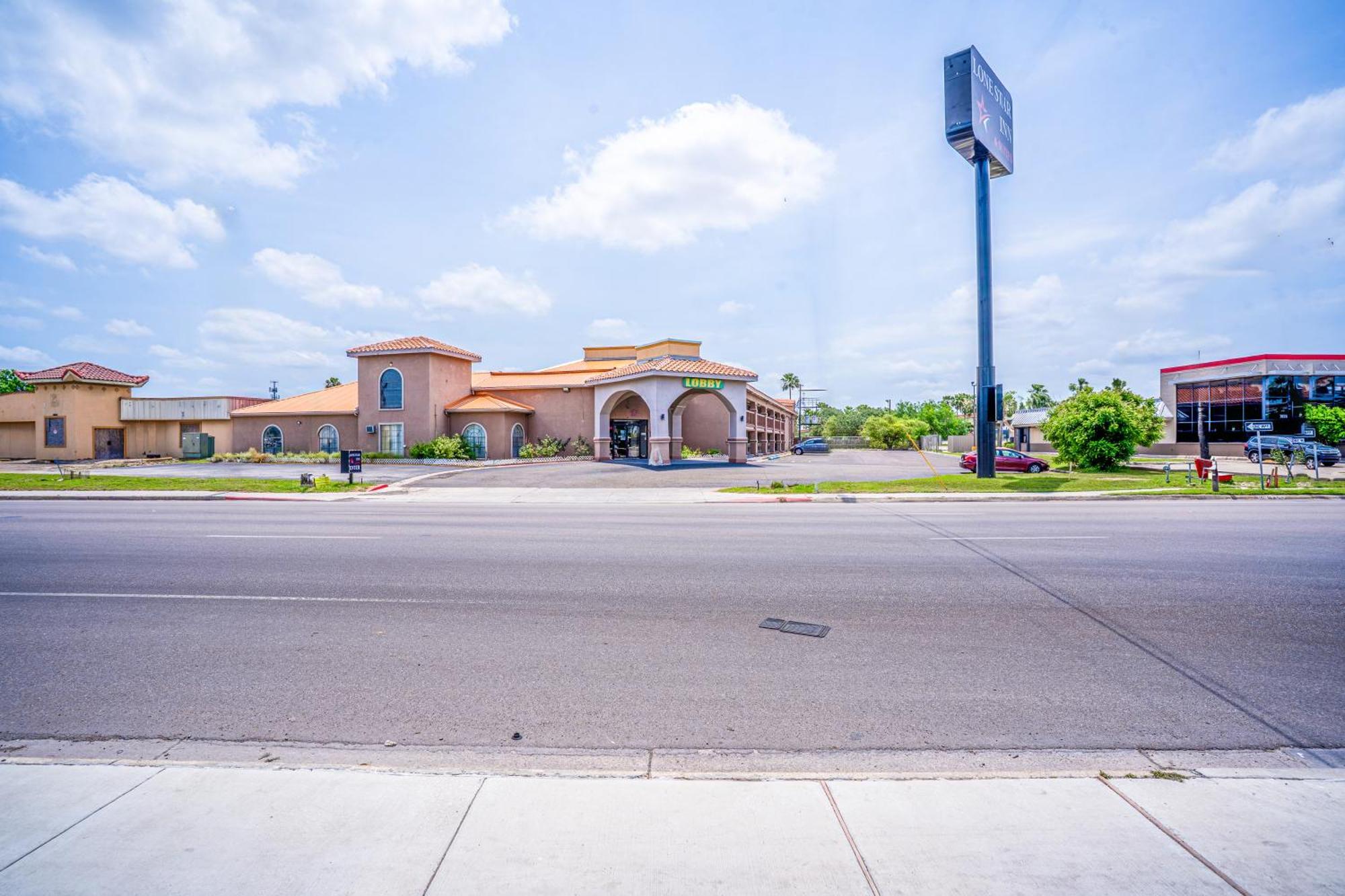 Lone Star Inn & Suites By Oyo Harlingen Tx Екстериор снимка