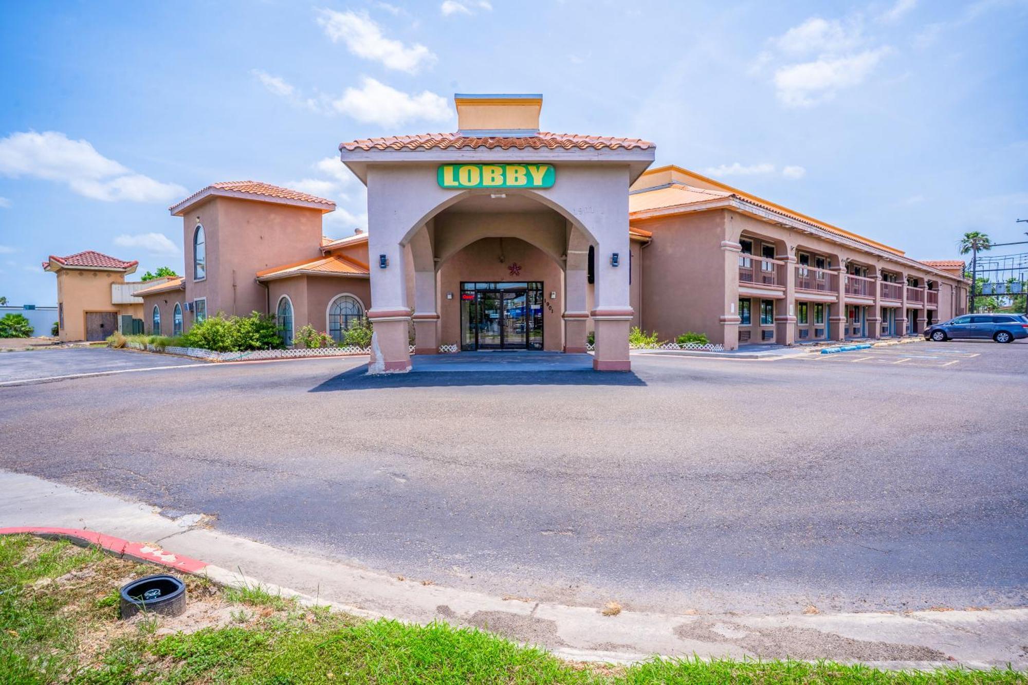 Lone Star Inn & Suites By Oyo Harlingen Tx Екстериор снимка