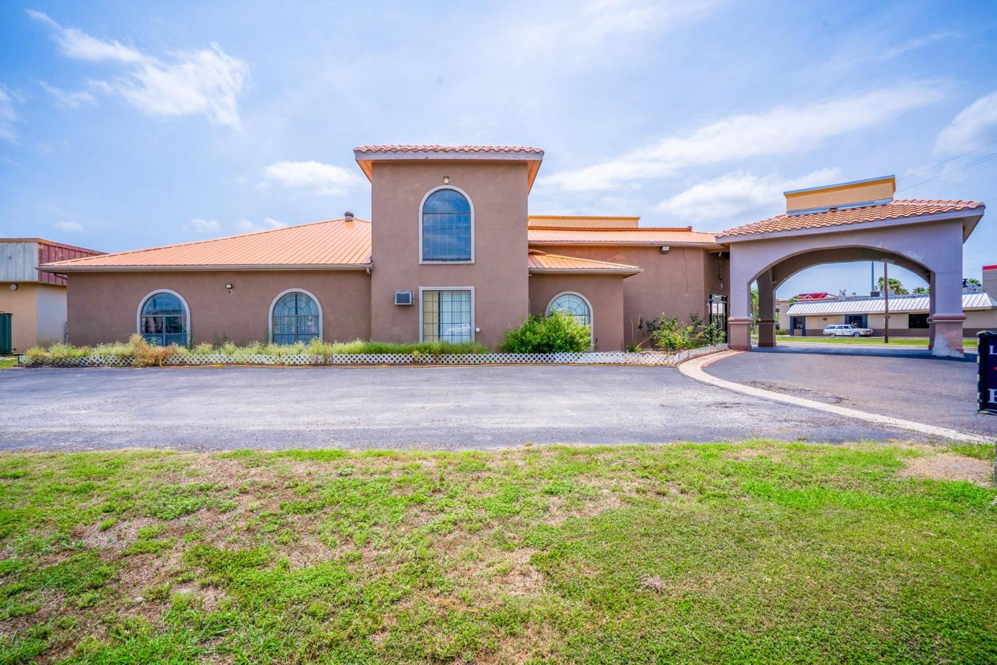 Lone Star Inn & Suites By Oyo Harlingen Tx Екстериор снимка